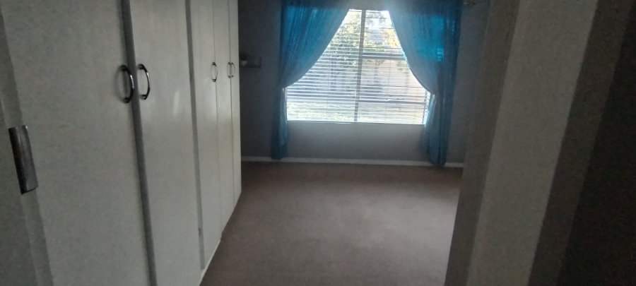 4 Bedroom Property for Sale in Flamingo Park Free State